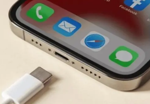 双流苹果15维修分享iPhone15改USB-C接口后能和安卓用户互借充电器吗 